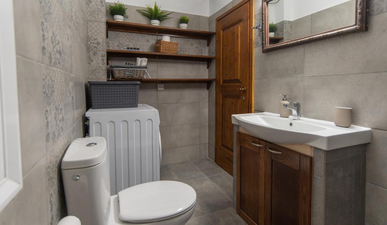 Central Calm Apartment Athena Bagian luar foto