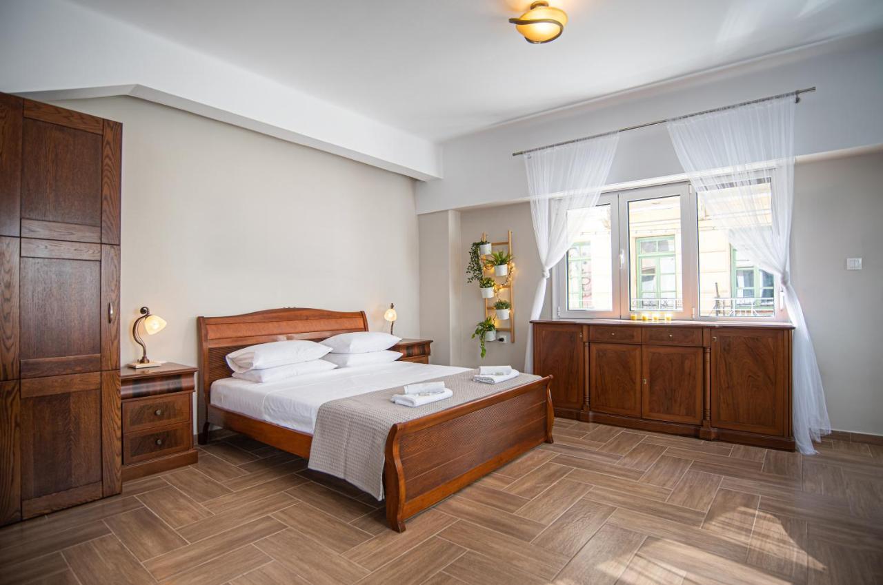 Central Calm Apartment Athena Bagian luar foto