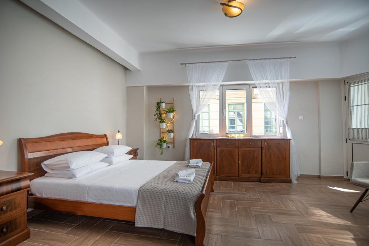 Central Calm Apartment Athena Bagian luar foto