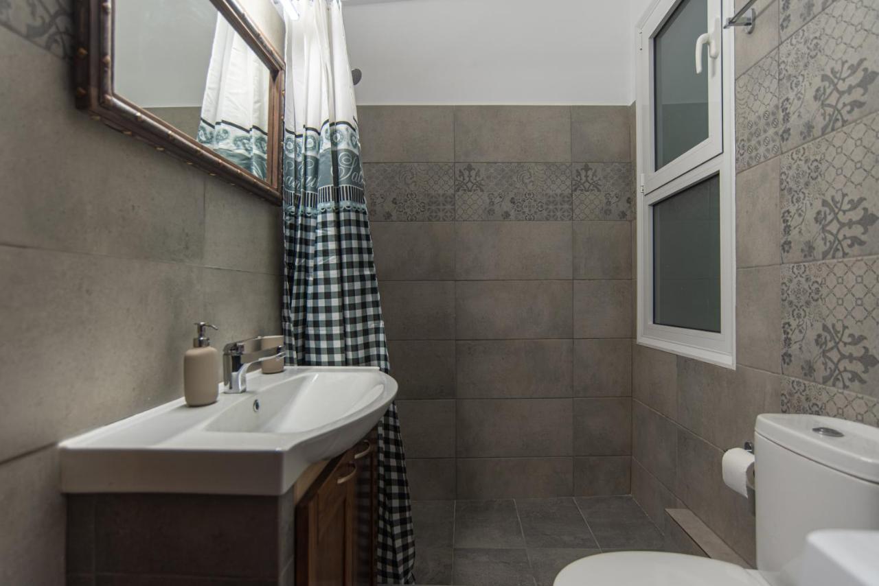 Central Calm Apartment Athena Bagian luar foto