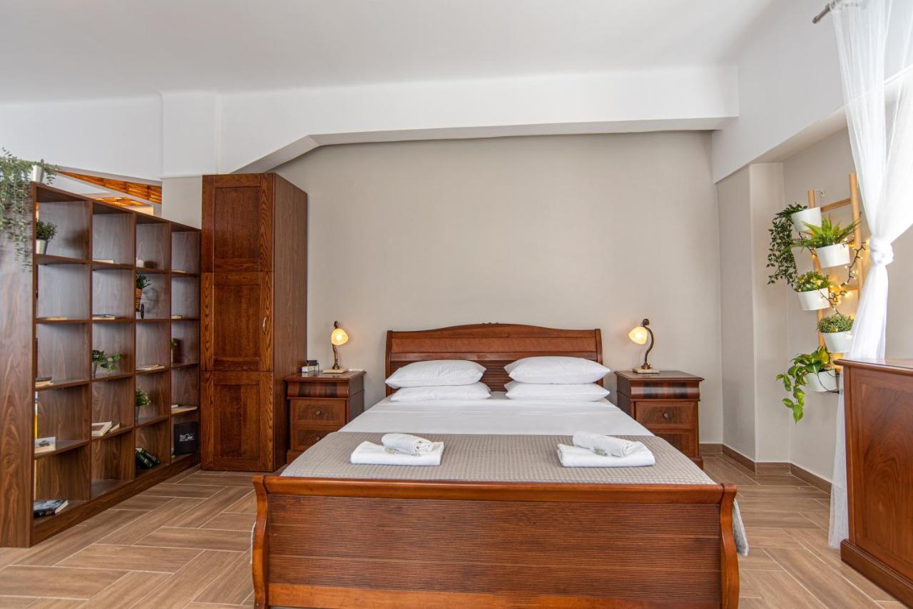 Central Calm Apartment Athena Bagian luar foto