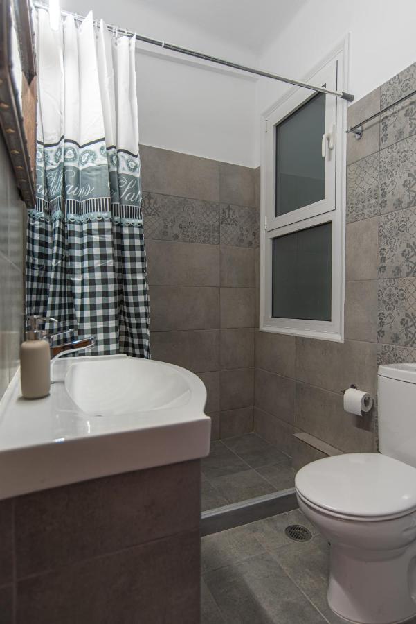 Central Calm Apartment Athena Bagian luar foto