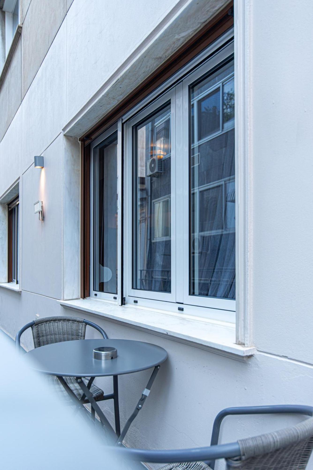 Central Calm Apartment Athena Bagian luar foto