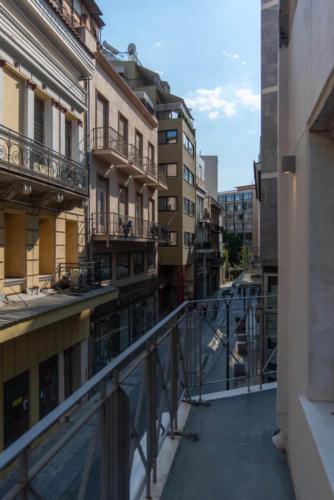 Central Calm Apartment Athena Bagian luar foto
